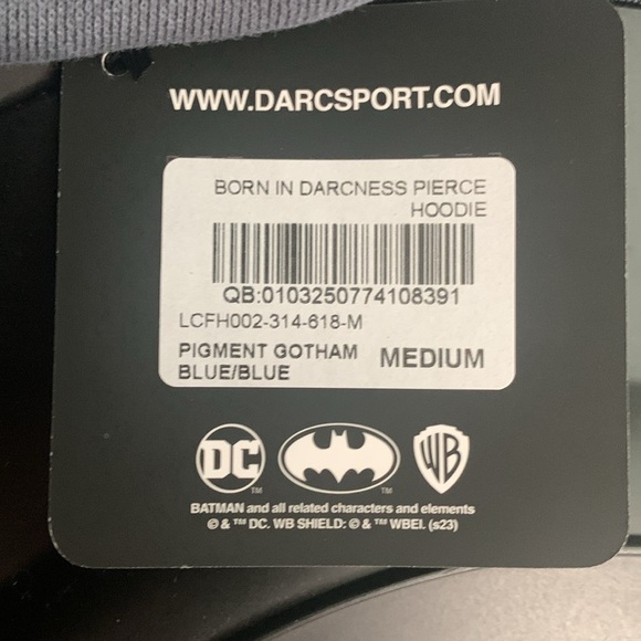Darcsport. Born in Darcness Pierce Hoodie Batman DC WB Shield. Size M - Picture 9 of 9